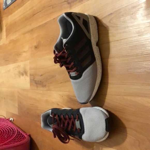 Men’s adidas shoes - Picture 3 of 3